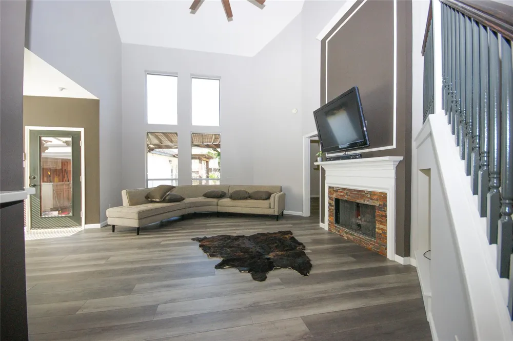 2905 Autumn Creek Drive Friendswood, TX 77546