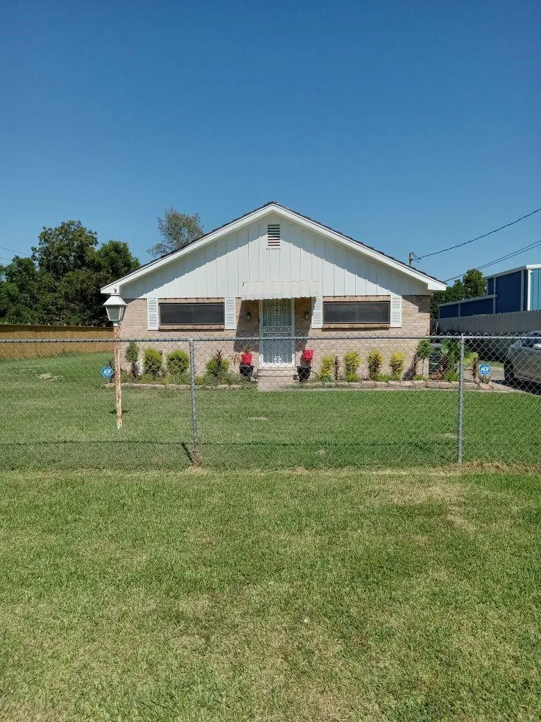 3211 Penn Street Houston, TX 77093