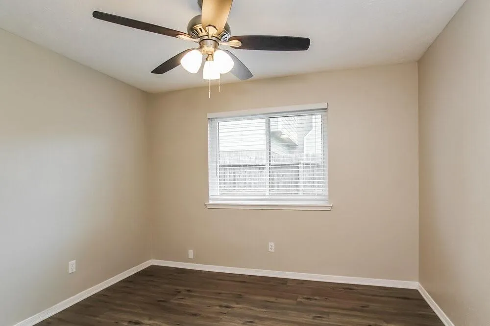 302 Dunford Court Highlands, TX 77562