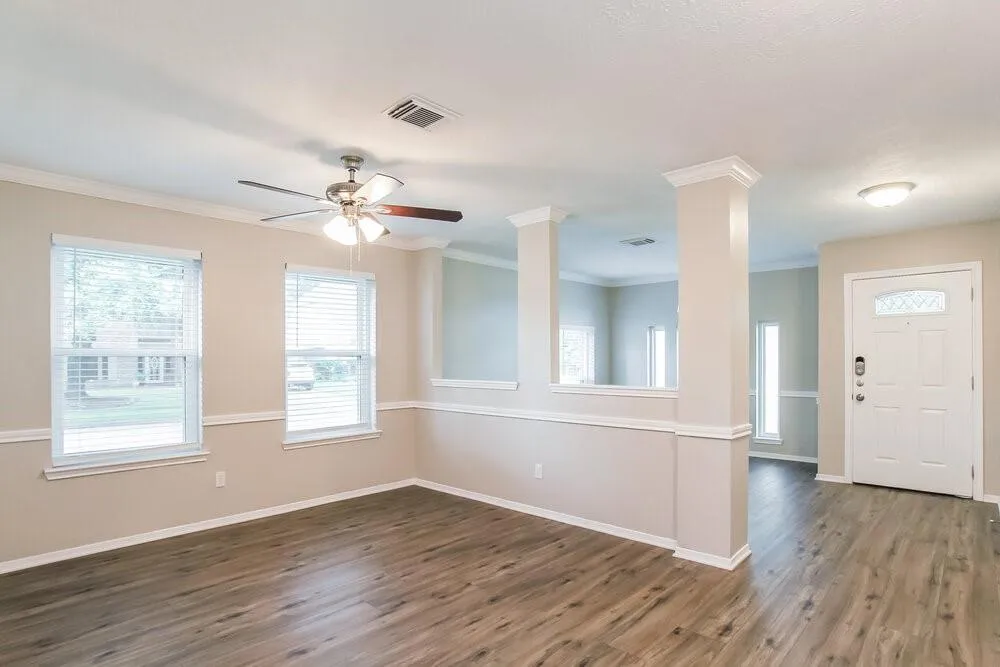 302 Dunford Court Highlands, TX 77562