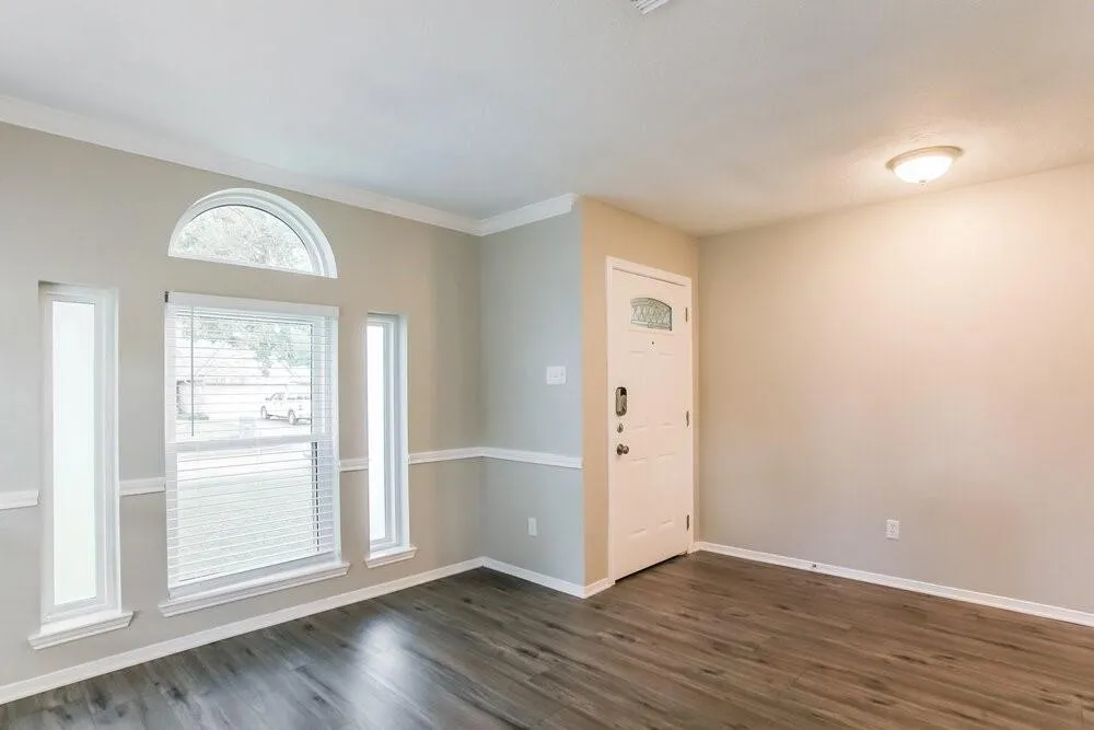 302 Dunford Court Highlands, TX 77562