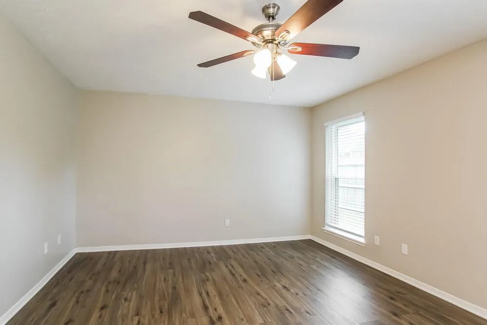 302 Dunford Court Highlands, TX 77562