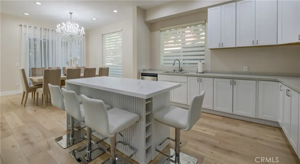 1849 Los Encinos Glendale, CA 91208