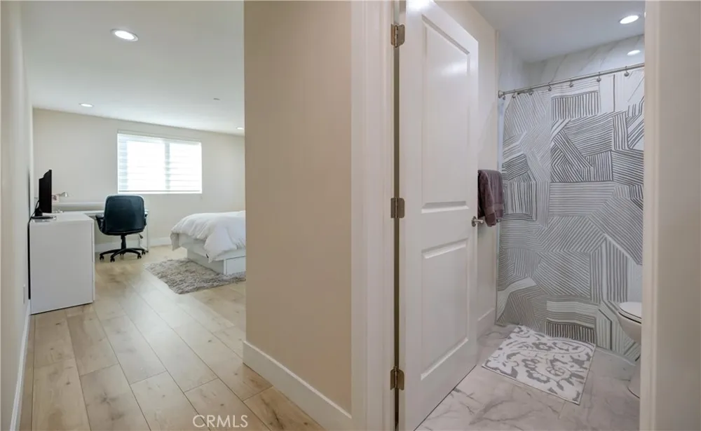 1849 Los Encinos Glendale, CA 91208