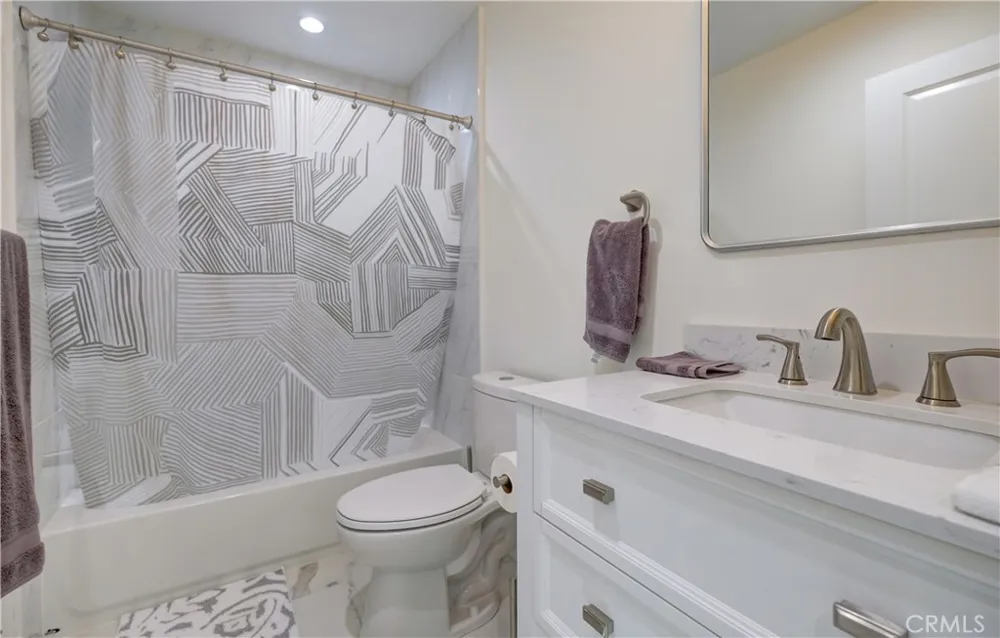 1849 Los Encinos Glendale, CA 91208
