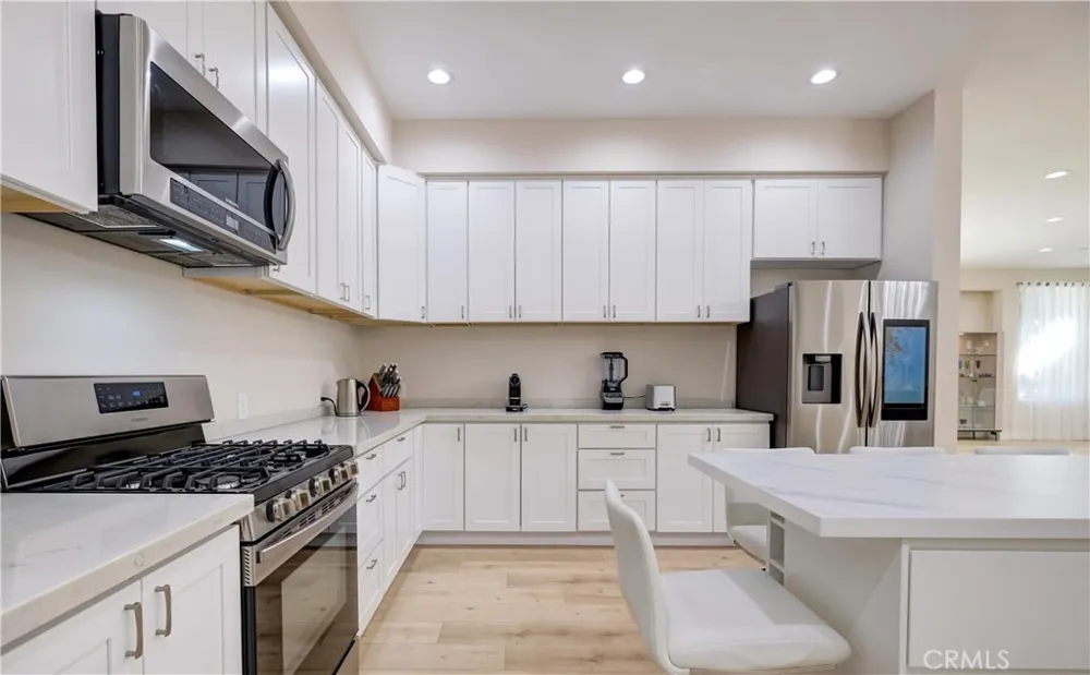 1849 Los Encinos Glendale, CA 91208