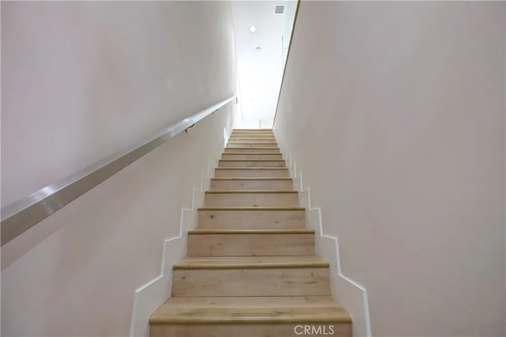 1849 Los Encinos Glendale, CA 91208