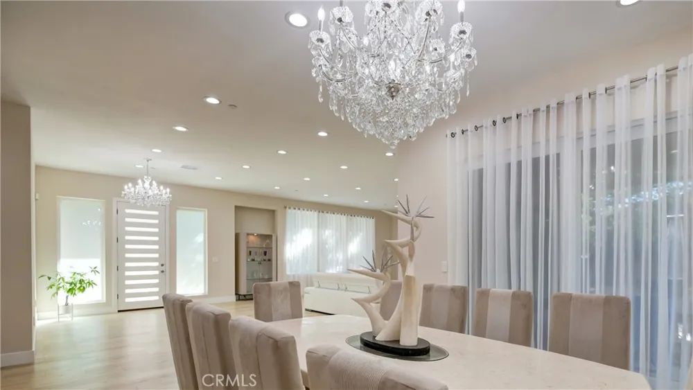 1849 Los Encinos Glendale, CA 91208