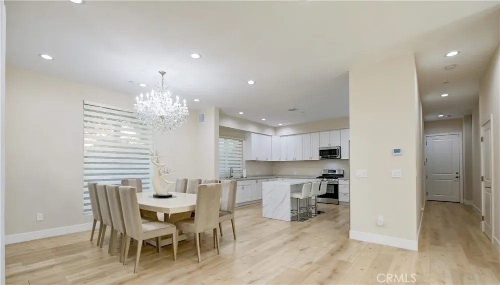 1849 Los Encinos Glendale, CA 91208