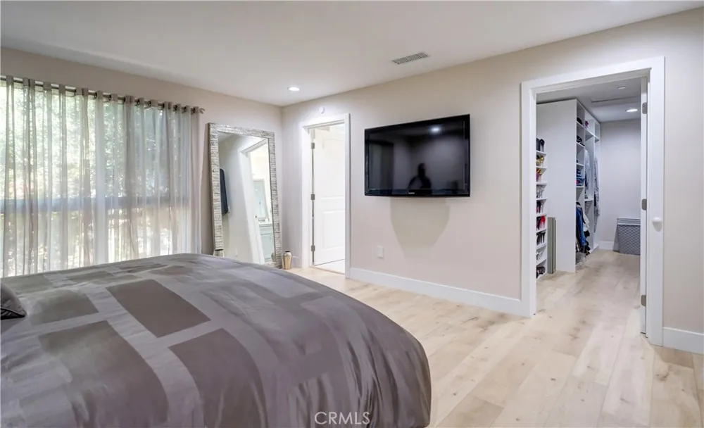1849 Los Encinos Glendale, CA 91208