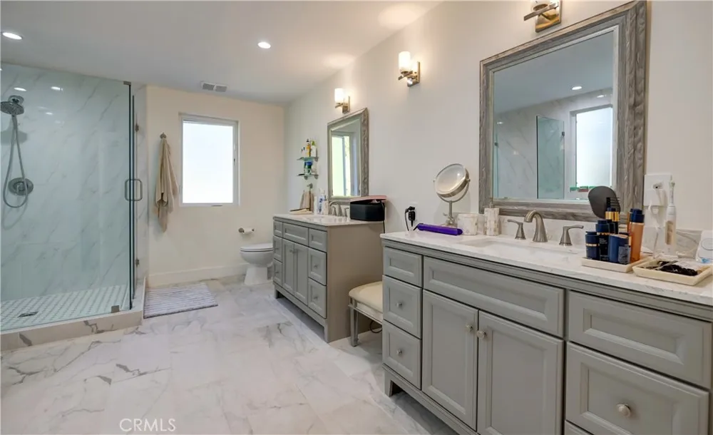1849 Los Encinos Glendale, CA 91208