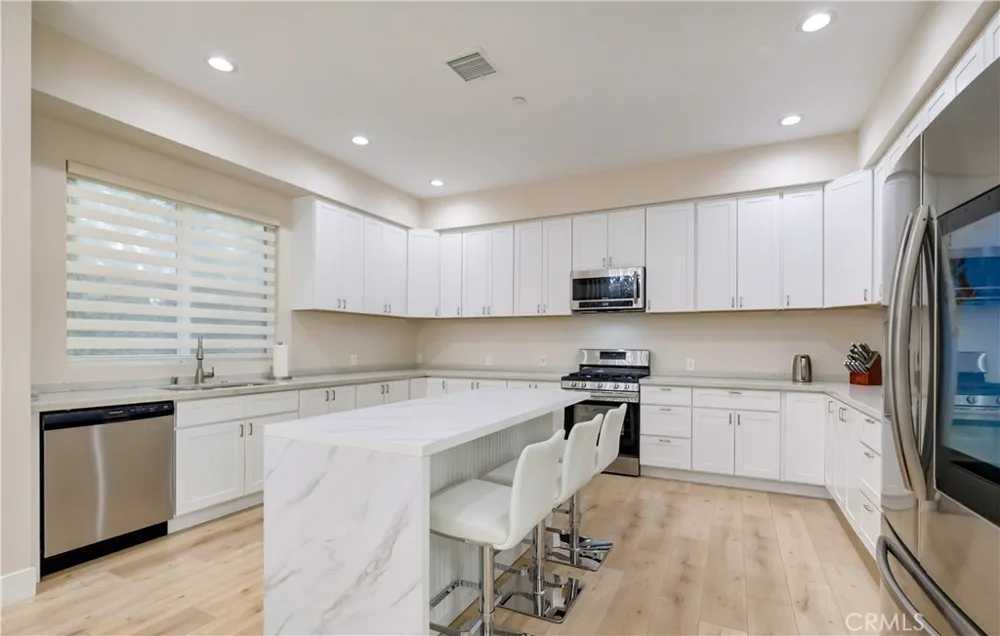 1849 Los Encinos Glendale, CA 91208