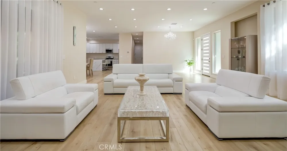 1849 Los Encinos Glendale, CA 91208