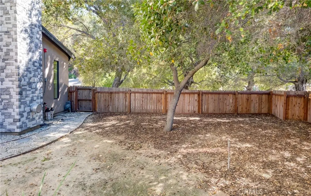 1849 Los Encinos Glendale, CA 91208