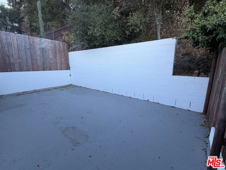 8535 Lookout Mountain Avenue Los Angeles, CA 90046