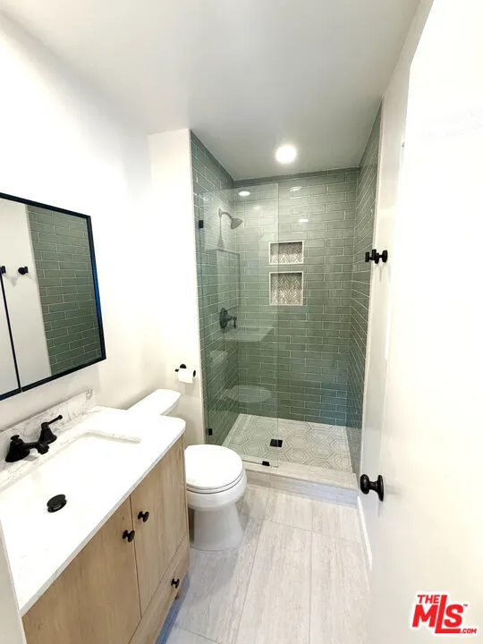 8535 Lookout Mountain Avenue Los Angeles, CA 90046