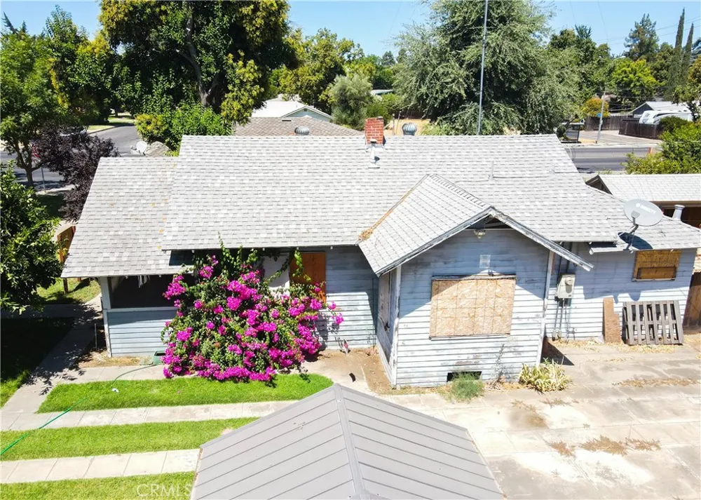 557 W 25th Street Merced, CA 95340