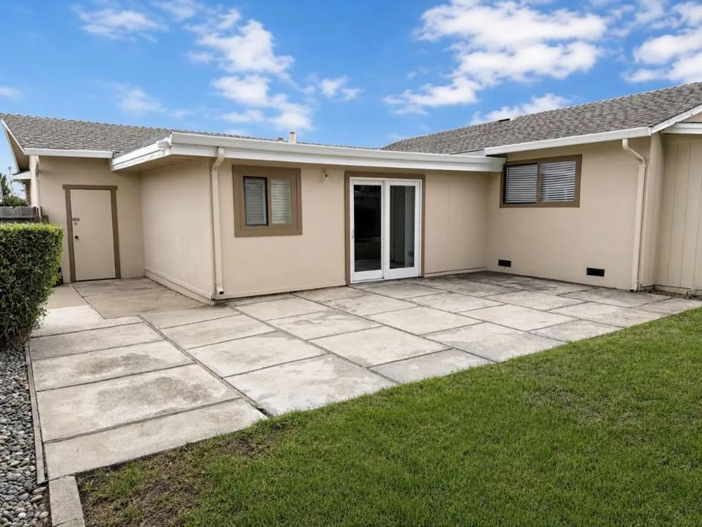 10 Chalon Circle Salinas, CA 93901