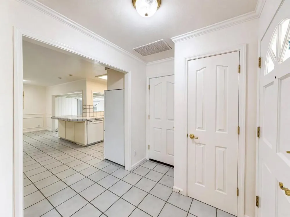 10 Chalon Circle Salinas, CA 93901
