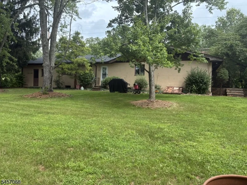 1996 Amwell Rd Franklin, NJ 08873