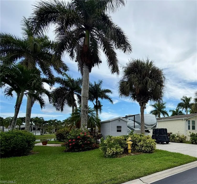 1137 Diamond Lake Circle Naples, FL 34114