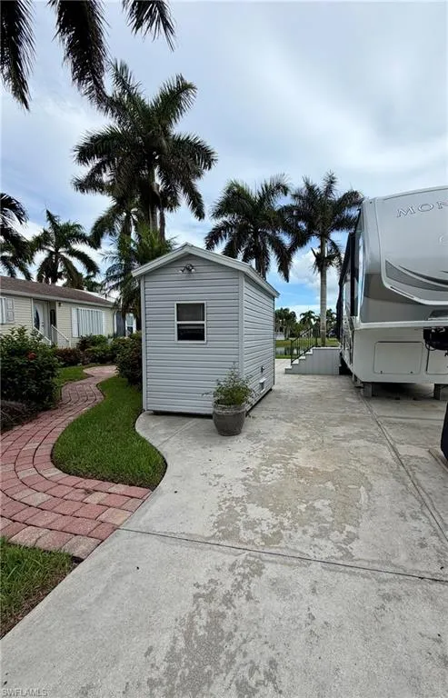 1137 Diamond Lake Circle Naples, FL 34114
