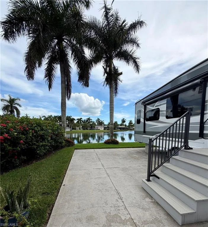 1137 Diamond Lake Circle Naples, FL 34114