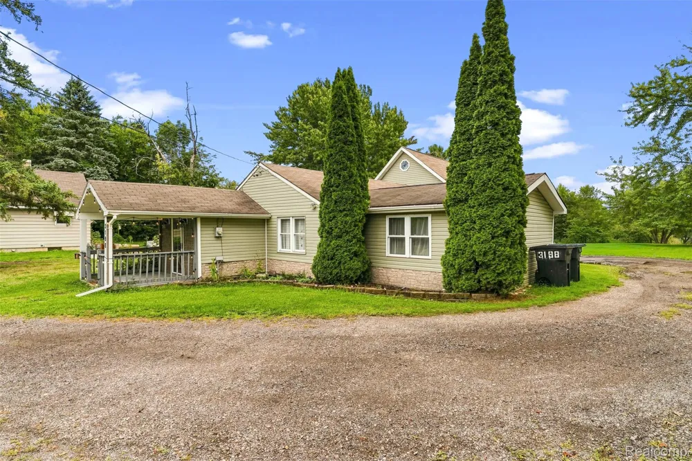 3198 E Grand Blanc Road Grand Blanc Charter Township, MI 48439