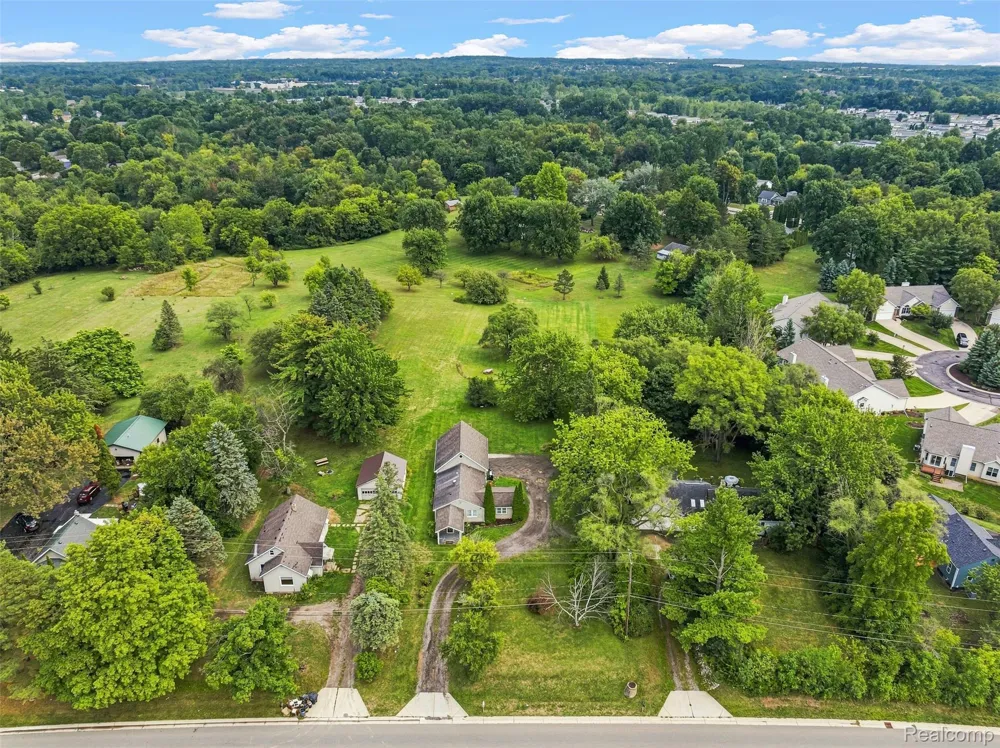 3198 E Grand Blanc Road Grand Blanc Charter Township, MI 48439
