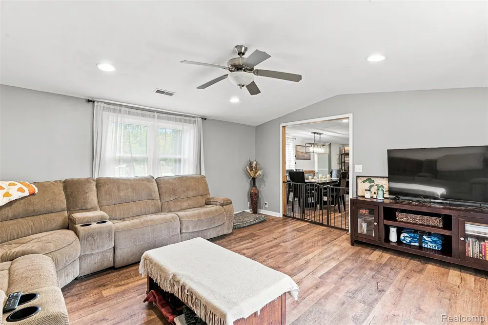 3198 E Grand Blanc Road Grand Blanc Charter Township, MI 48439