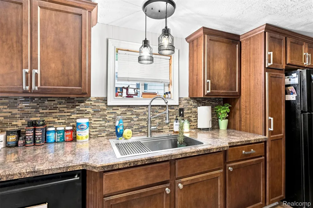 3198 E Grand Blanc Road Grand Blanc Charter Township, MI 48439