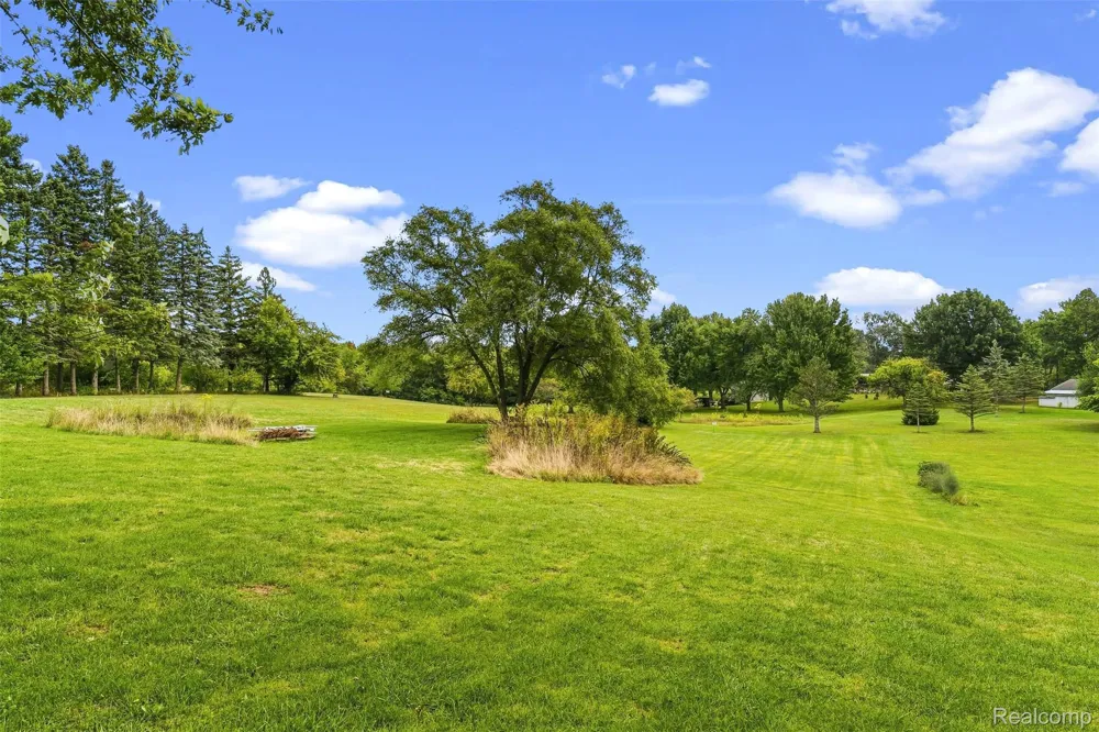 3198 E Grand Blanc Road Grand Blanc Charter Township, MI 48439