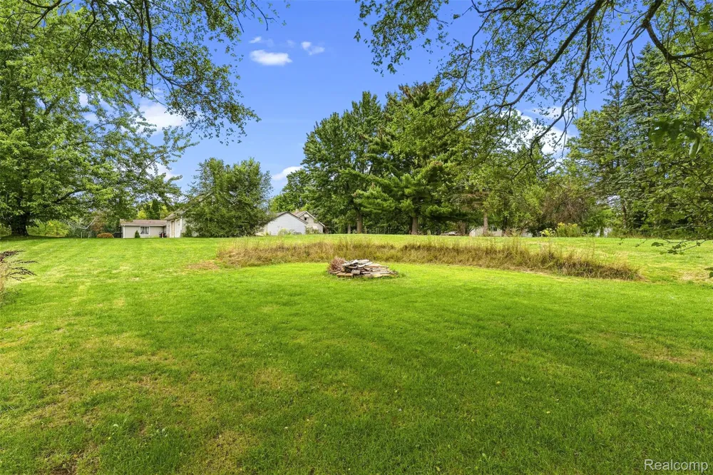 3198 E Grand Blanc Road Grand Blanc Charter Township, MI 48439