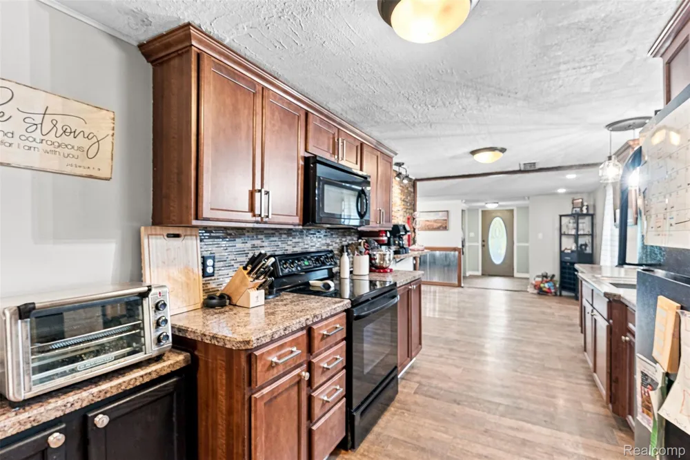 3198 E Grand Blanc Road Grand Blanc Charter Township, MI 48439