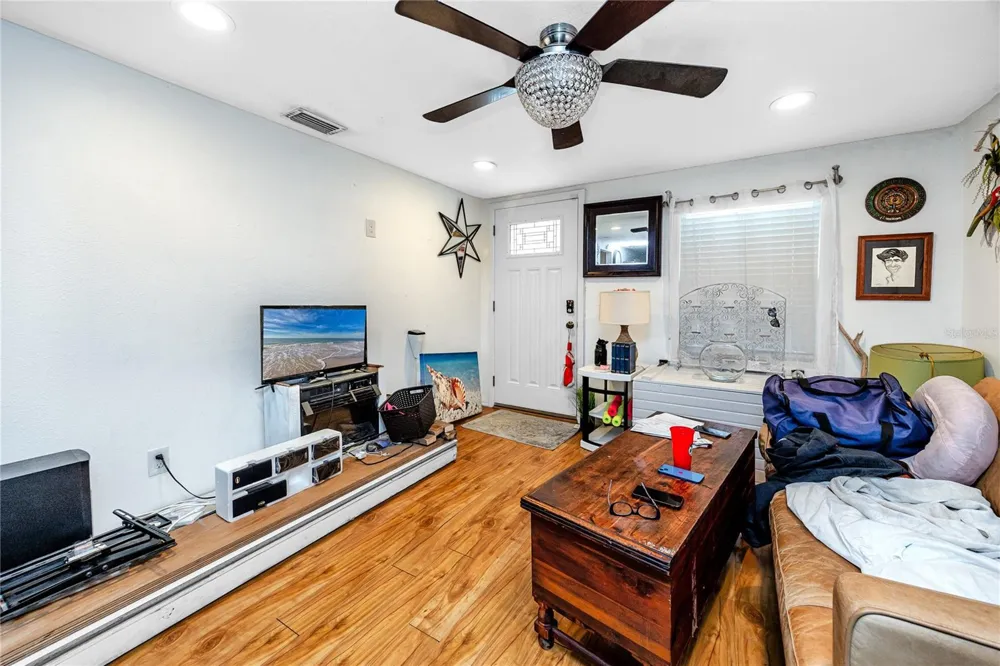 1250 LAKEVIEW ROAD Clearwater, FL 33756