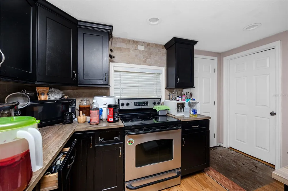 1250 LAKEVIEW ROAD Clearwater, FL 33756