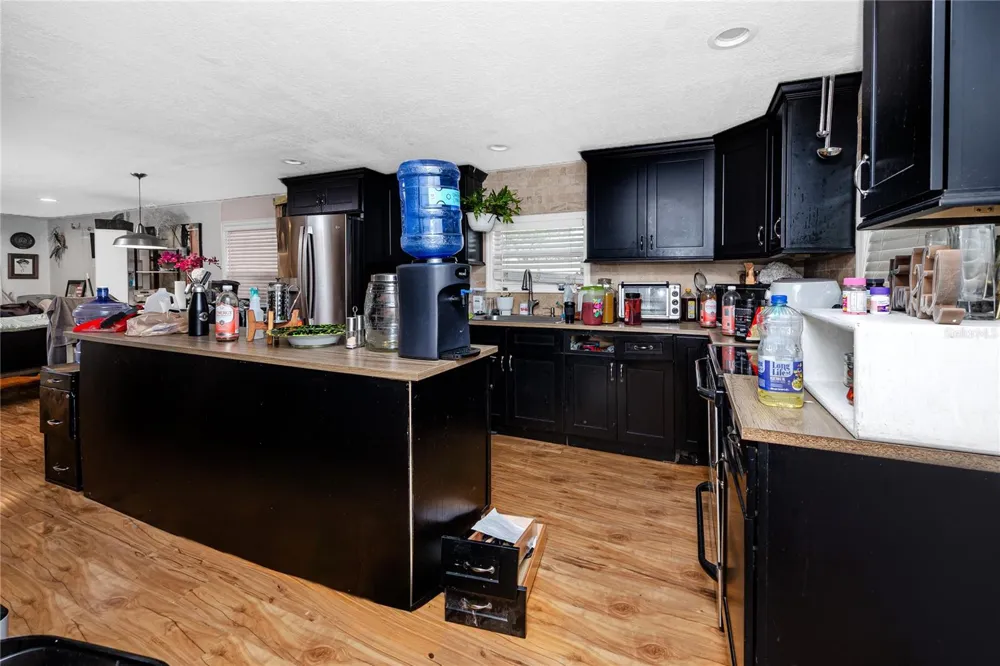 1250 LAKEVIEW ROAD Clearwater, FL 33756
