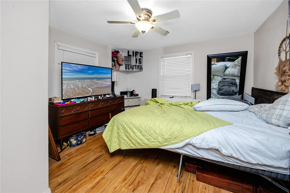 1250 LAKEVIEW ROAD Clearwater, FL 33756