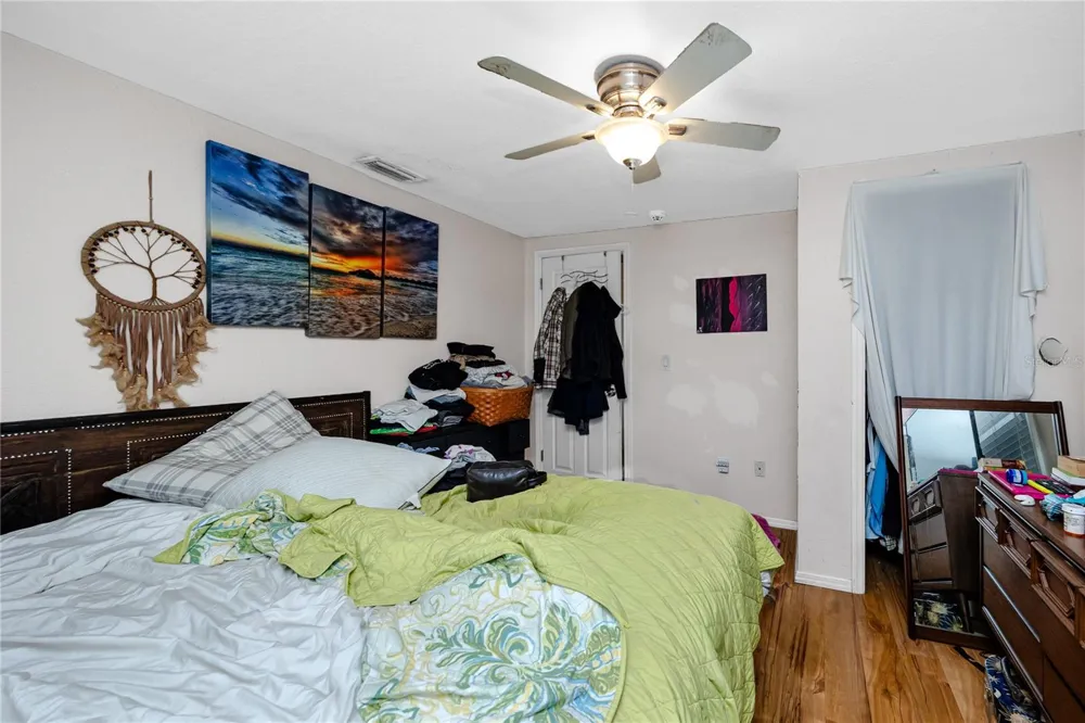 1250 LAKEVIEW ROAD Clearwater, FL 33756