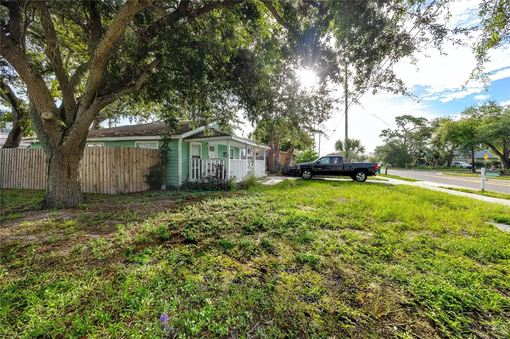 1250 LAKEVIEW ROAD Clearwater, FL 33756