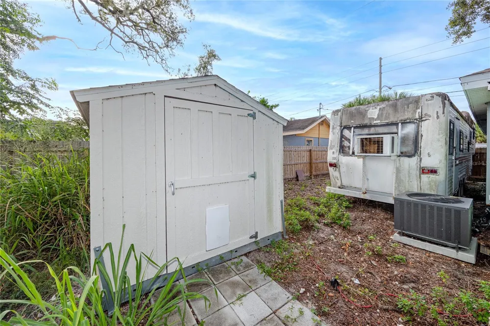 1250 LAKEVIEW ROAD Clearwater, FL 33756