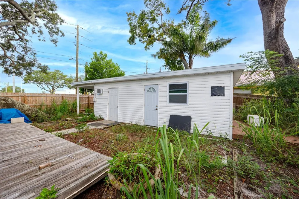 1250 LAKEVIEW ROAD Clearwater, FL 33756