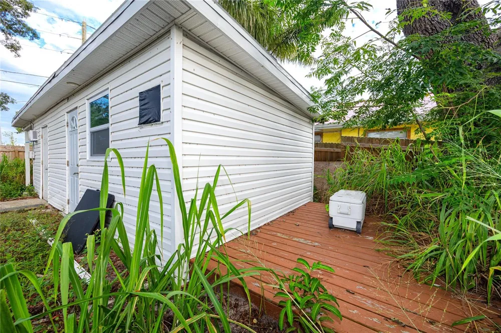 1250 LAKEVIEW ROAD Clearwater, FL 33756