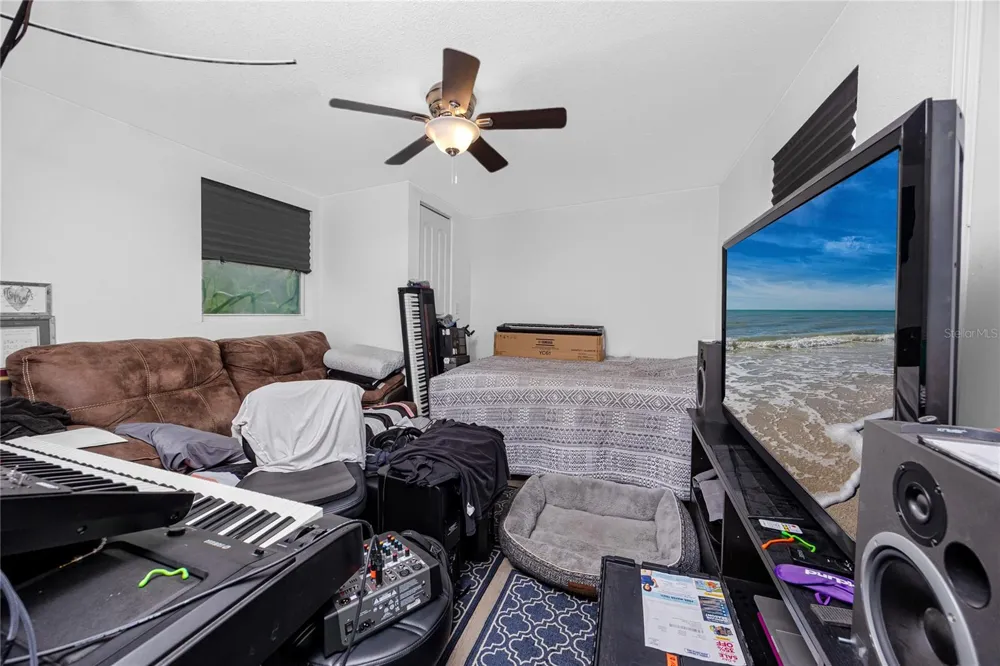1250 LAKEVIEW ROAD Clearwater, FL 33756