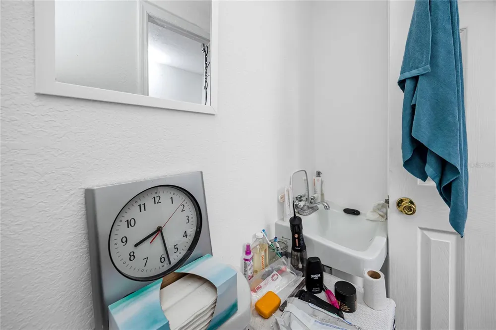 1250 LAKEVIEW ROAD Clearwater, FL 33756