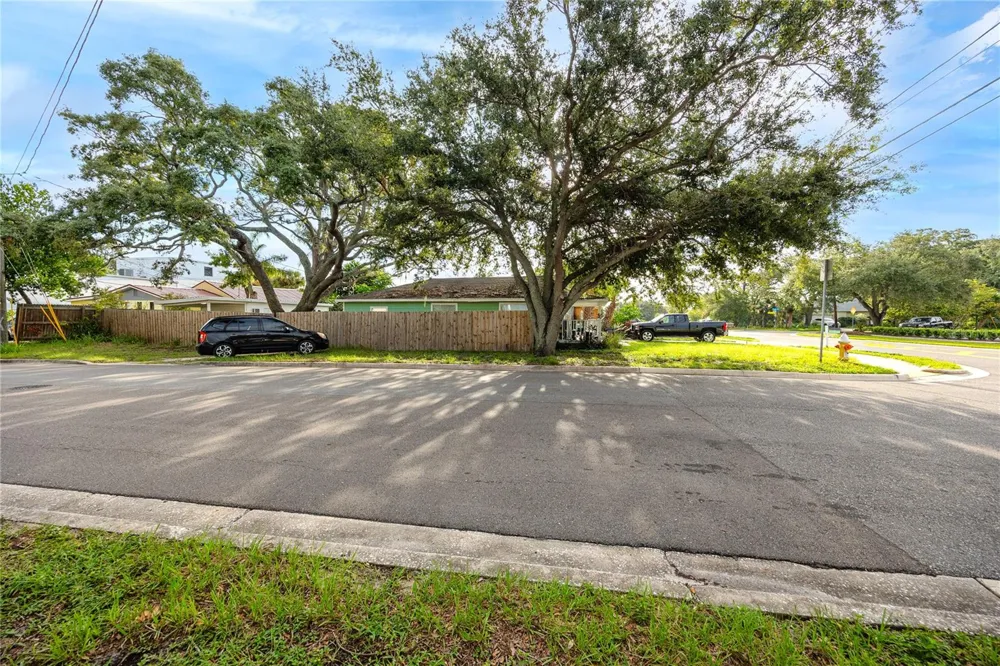 1250 LAKEVIEW ROAD Clearwater, FL 33756