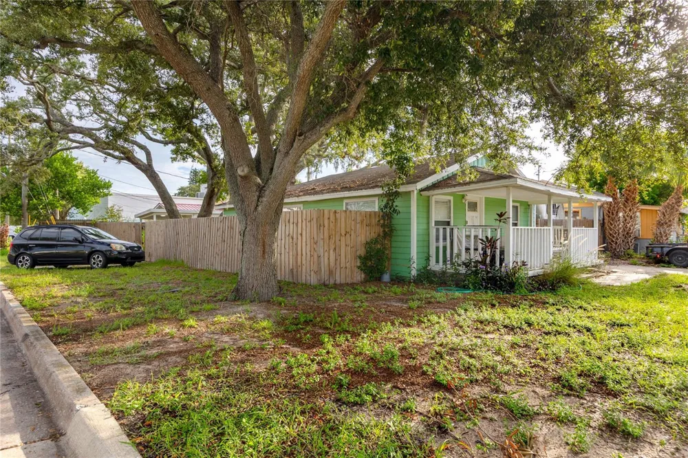 1250 LAKEVIEW ROAD Clearwater, FL 33756