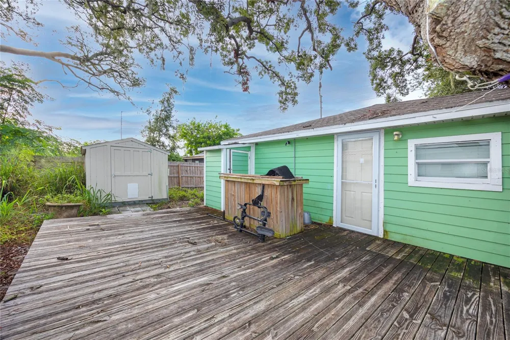 1250 LAKEVIEW ROAD Clearwater, FL 33756