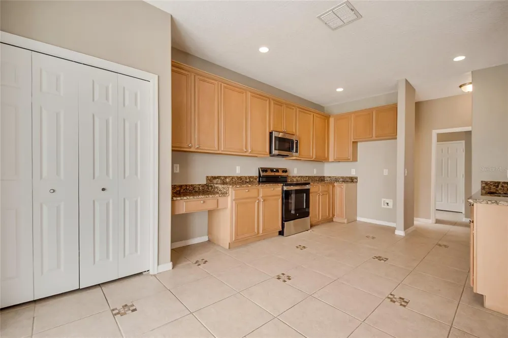2321 THE OAKS BOULEVARD Kissimmee, FL 34746