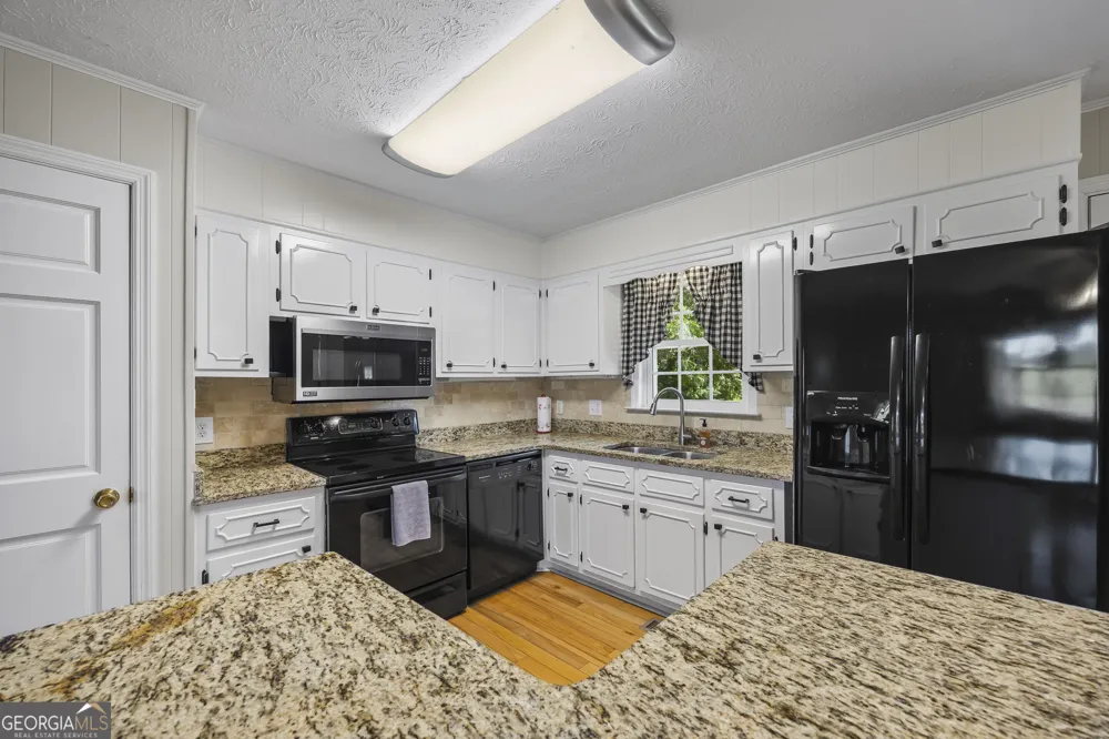 8050 Hog Mountain RD Statham, GA 30666